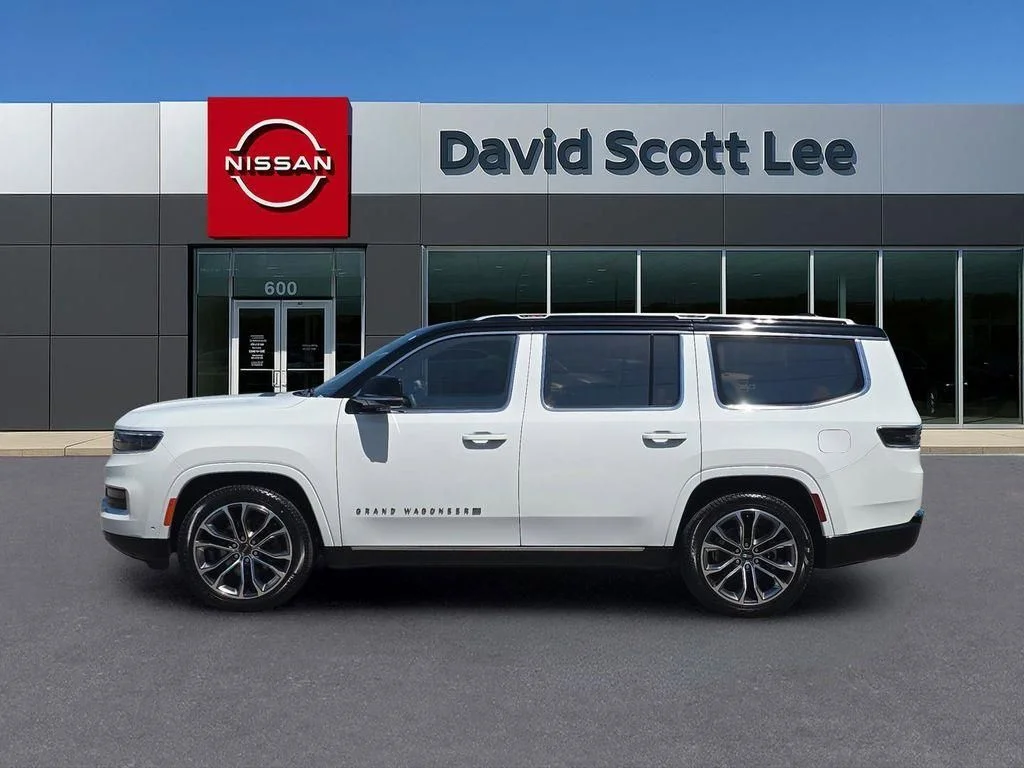 Used 2024 White Jeep Series III image 10