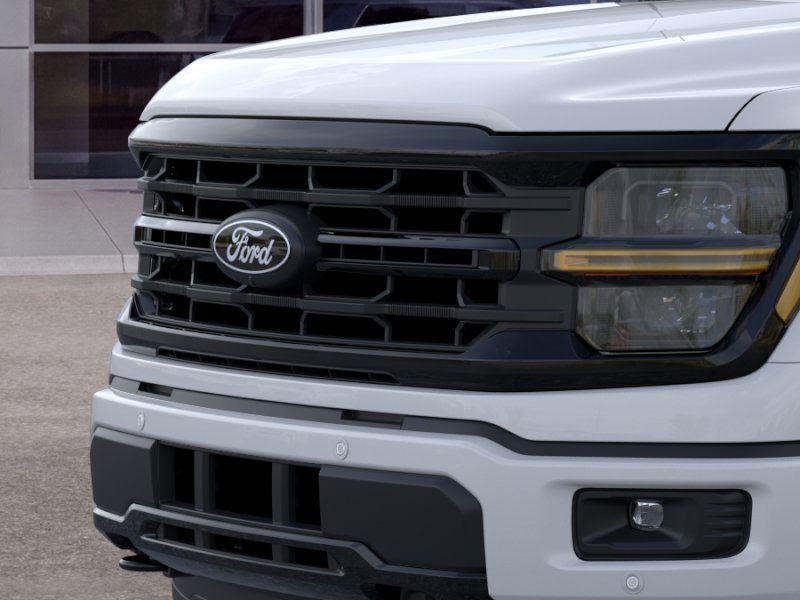 New 2026 Oxford White Ford XLT image 39