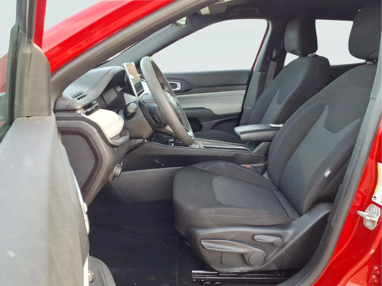 Used 2023 Redline Pearlcoat Jeep Sport image 17