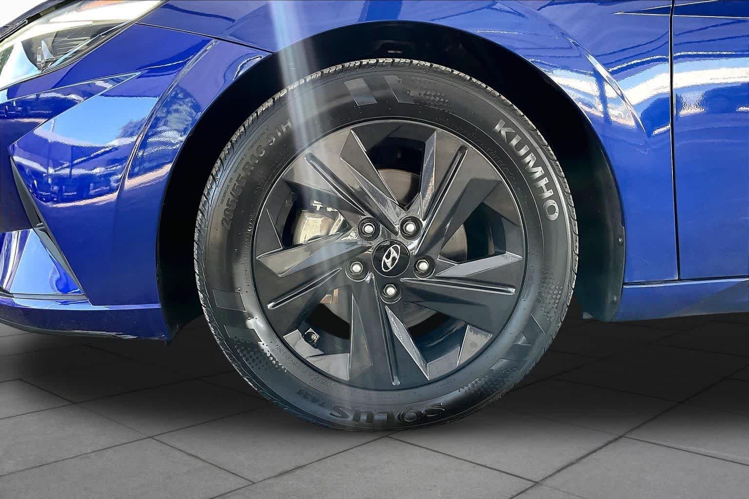2021 Hyundai Elantra SEL - Photo 11