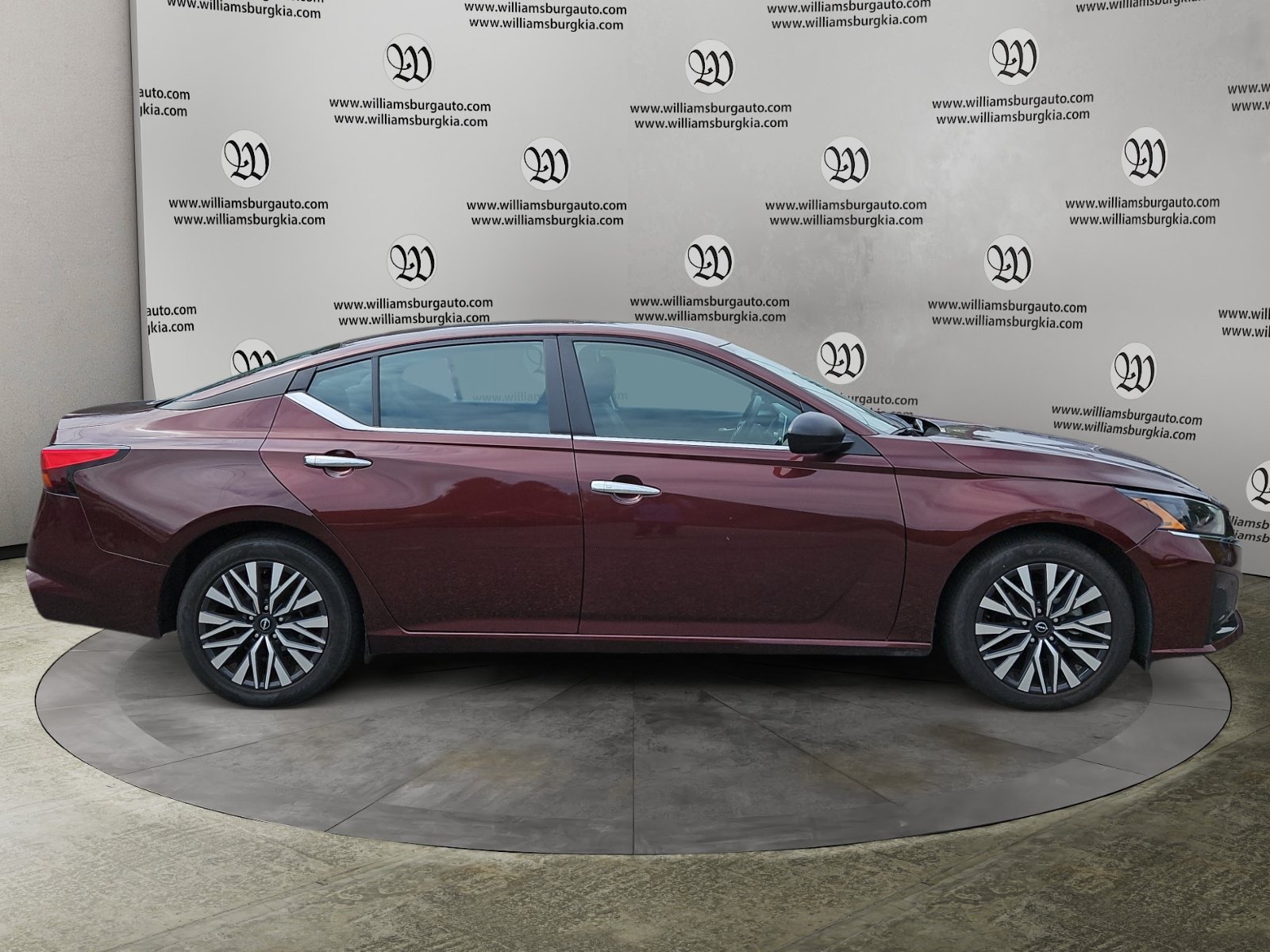 Used 2025 Red Nissan 2.5 SV image 6
