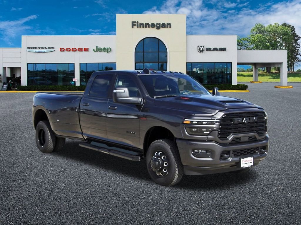 New 2026 Granite Crystal Metallic Clear-Coat Exterior Paint RAM Laramie image 7