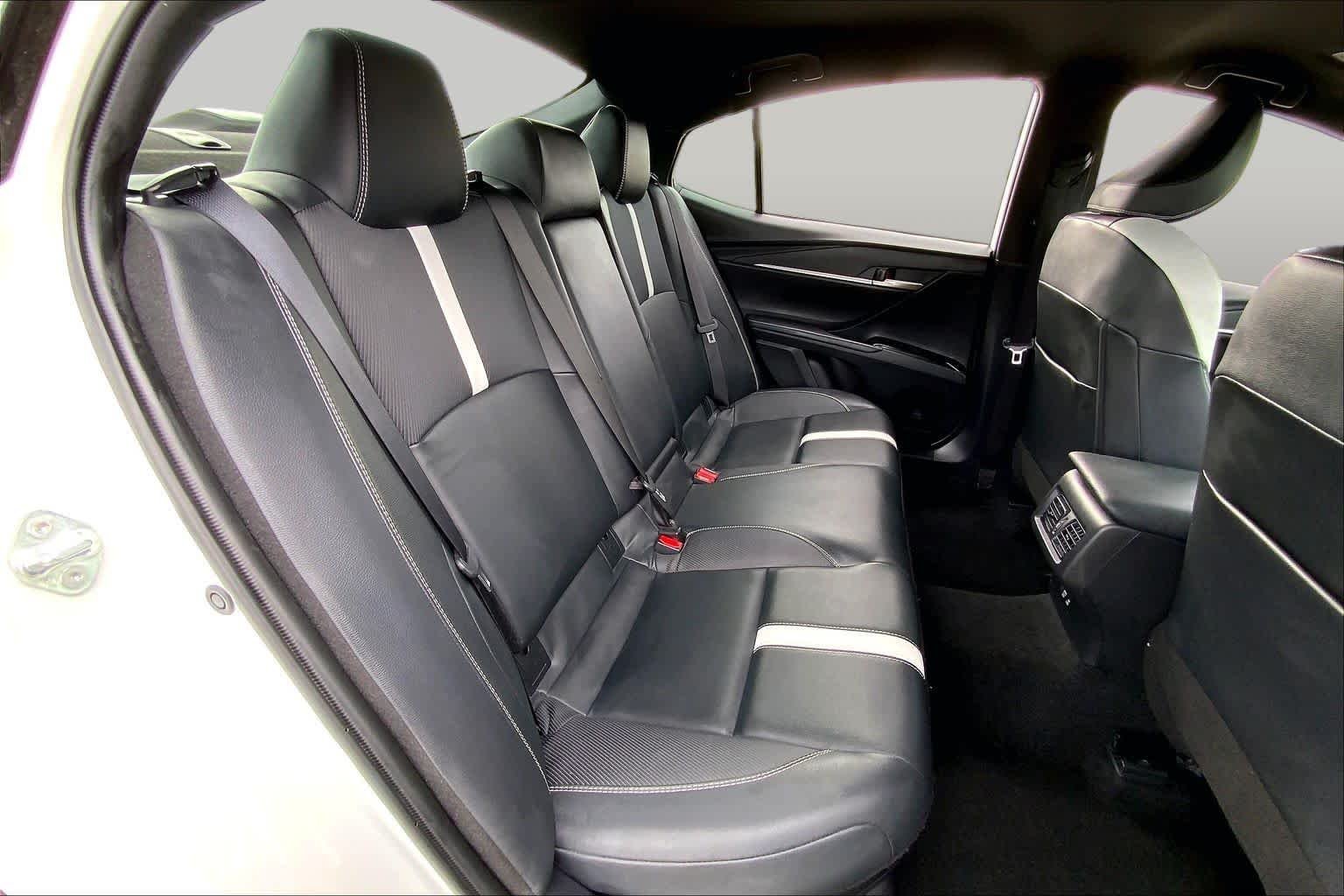 Used 2025 Ice Cap Toyota SE image 19