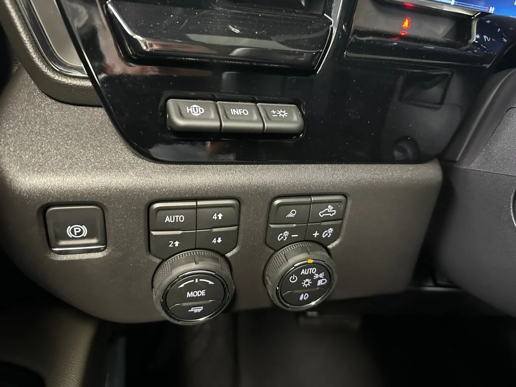 2026 Chevrolet Silverado 1500 ZR2 - Photo 13