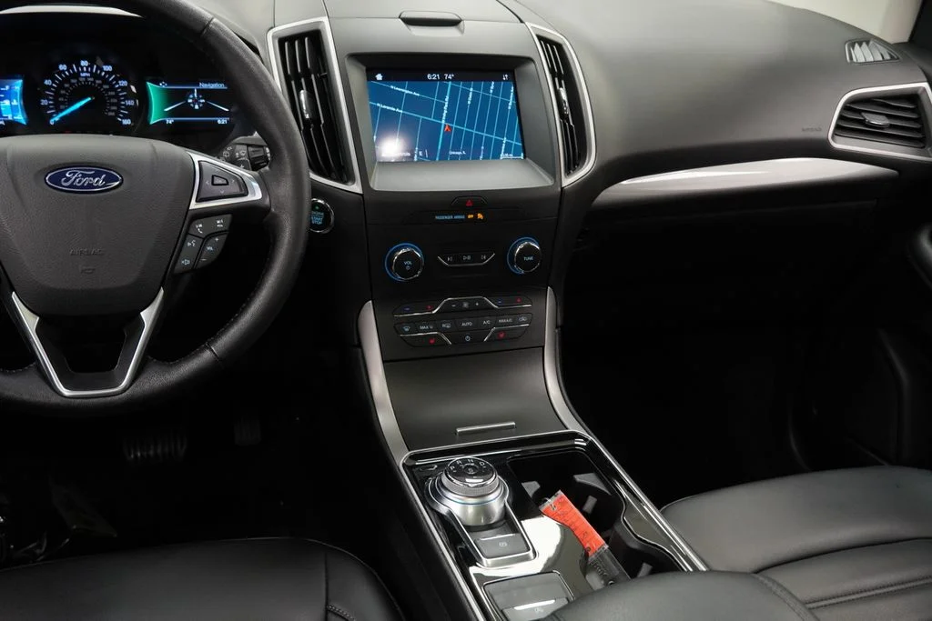 Used 2019 Silver Ford SEL image 25