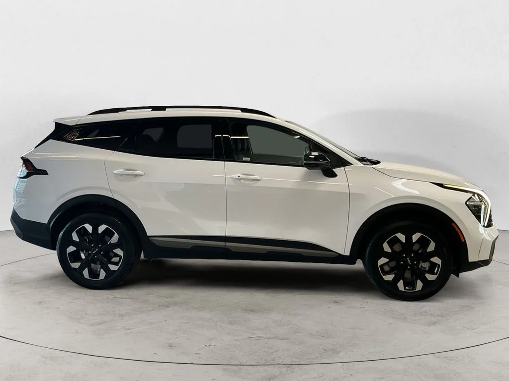 Used 2023 White Kia X-Line image 7