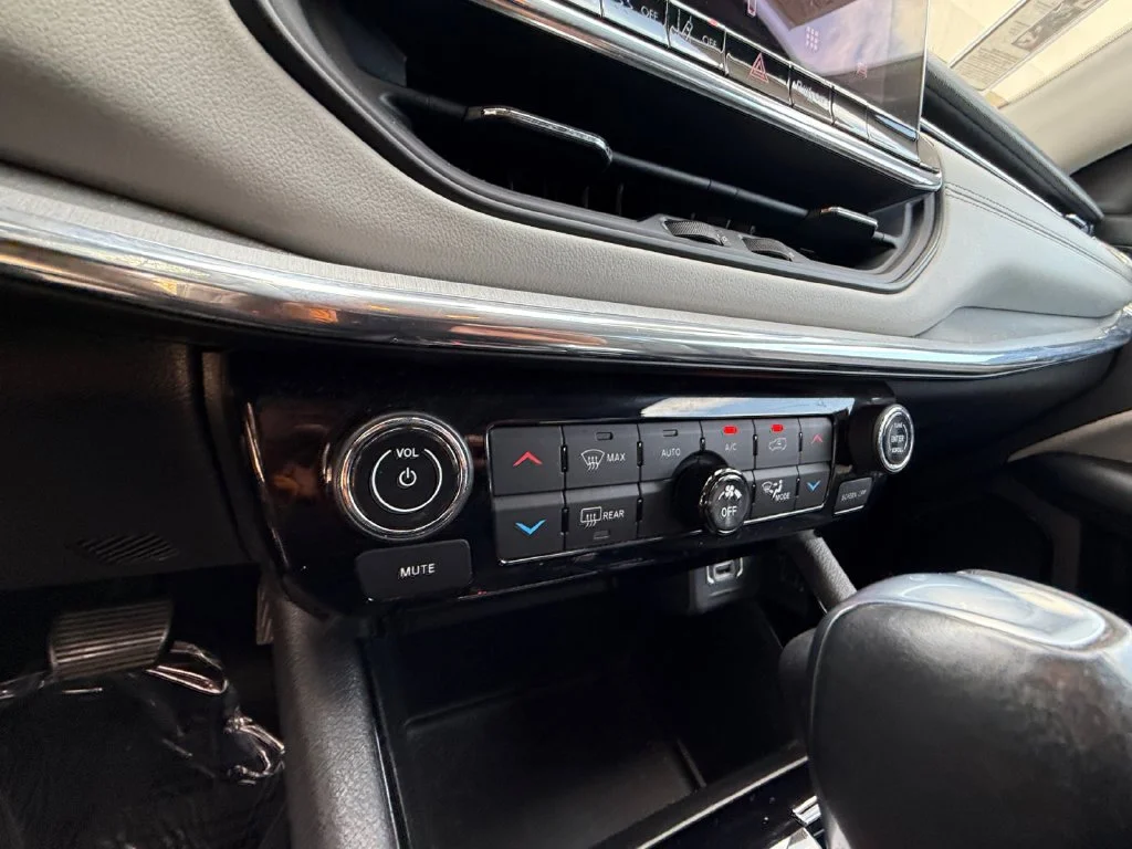Used 2022 Red Jeep Limited image 23