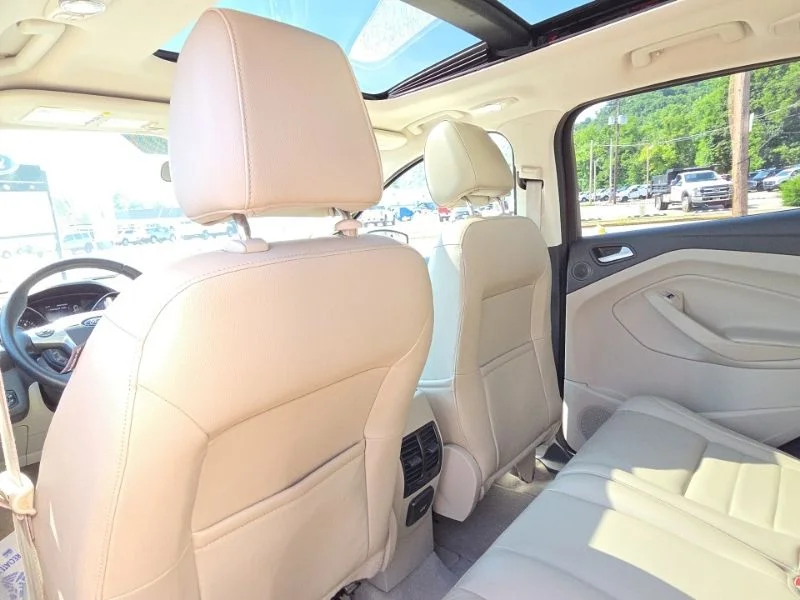 Used 2014 Red Ford SE image 19