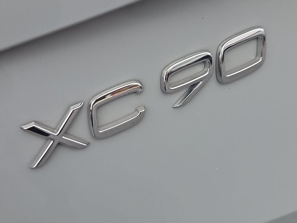 Used 2025  Volvo Plus image 29