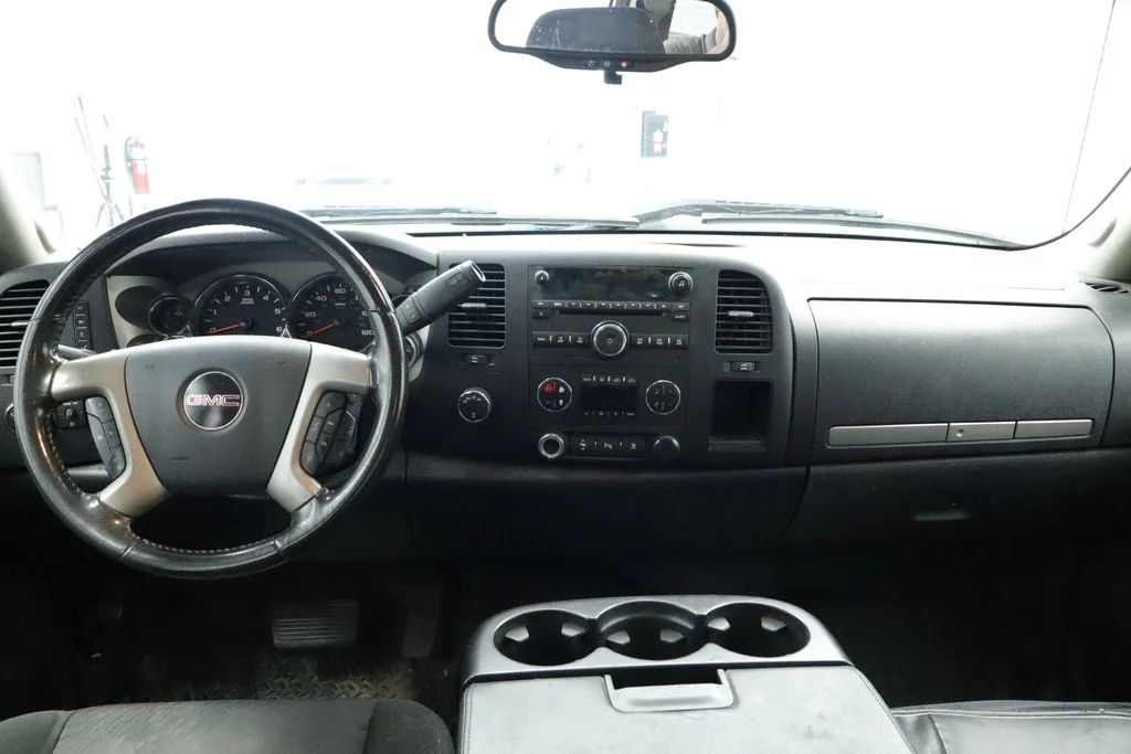 Used 2011 Black GMC SLE image 20