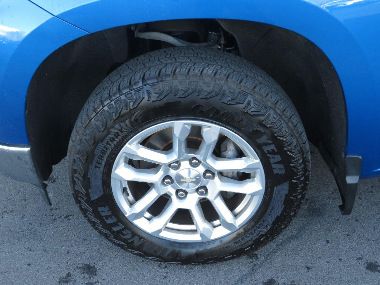 Used 2022 Glacier Blue Metallic Chevrolet LT image 18