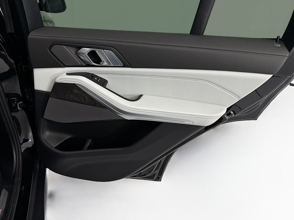 New 2026 Black Sapphire Metallic BMW xDrive50e image 26