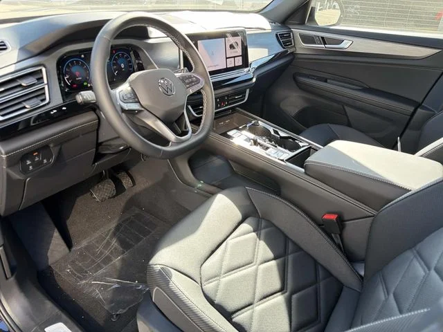 New 2026 Black Volkswagen 2.0T SE w/Technology image 13