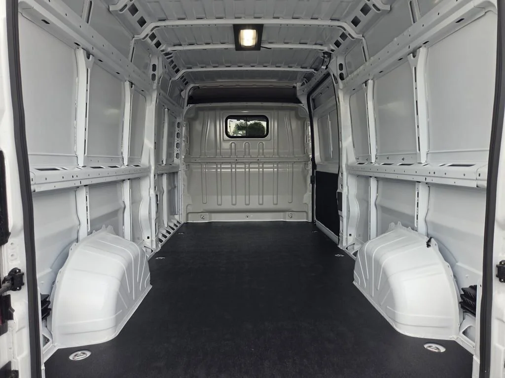 New 2026 Bright White Clear-Coat Exterior Paint RAM Tradesman image 17