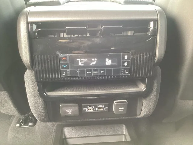 New 2026 Pas Jeep LIMITED ALTITUDE 4X4 image 23