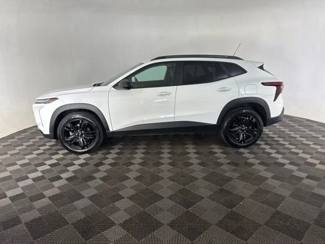 Used 2025 White Chevrolet ACTIV image 10