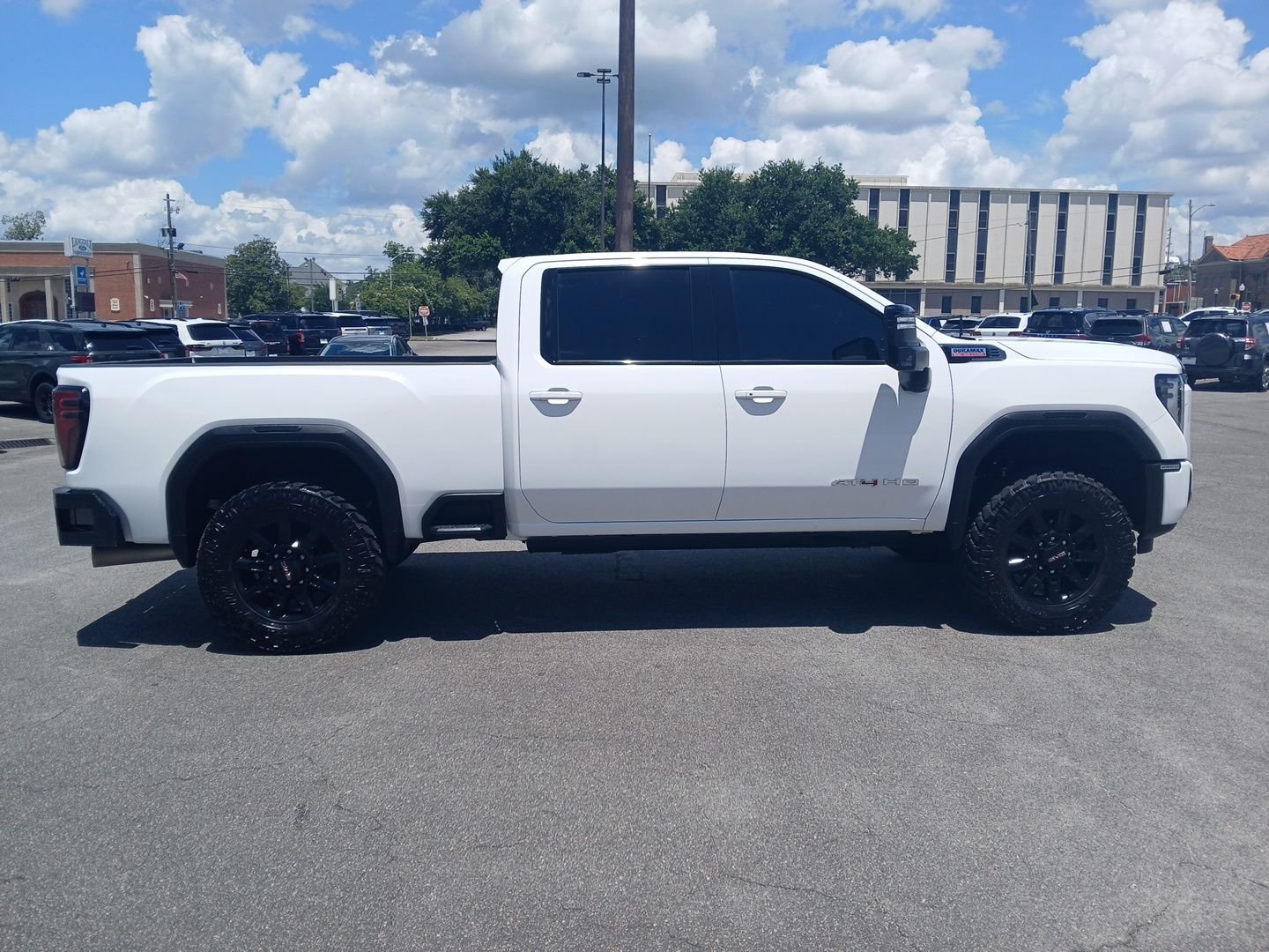 Used 2025 Summit White GMC AT4 image 5