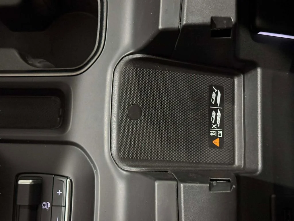 Used 2024 Summit White GMC AT4 image 19