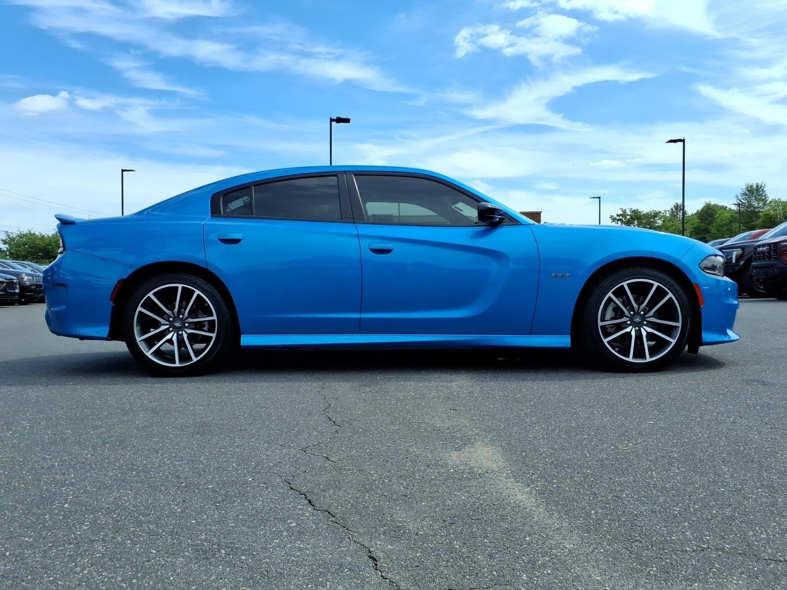 Used 2023 B5 Blue Pearlcoat Dodge R/T image 9