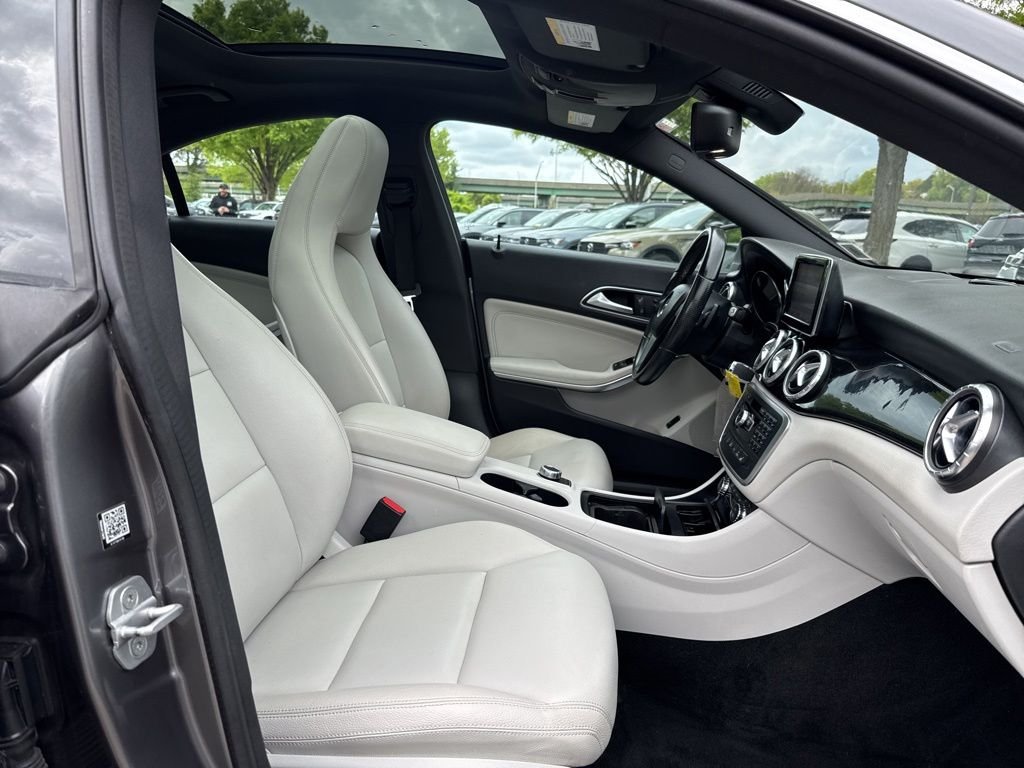 Used 2014 Mountain Gray Metallic Mercedes-Benz CLA 250 image 31