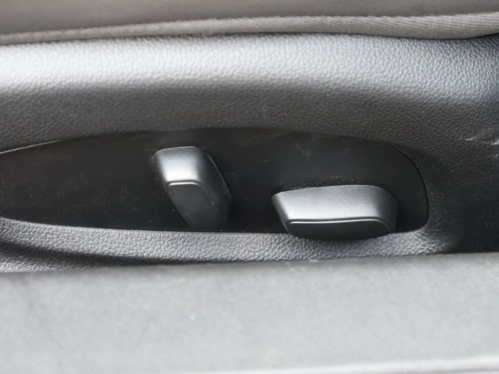 Used 2023 Blue Chevrolet 2LT image 20