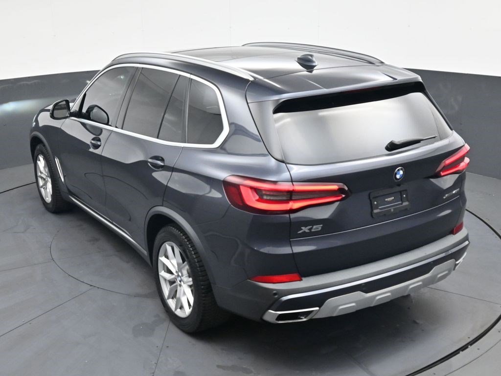 Used 2020 Arctic Gray Metallic BMW xDrive40i image 26