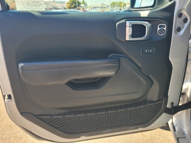 Used 2024 Silver Jeep Sport S image 18