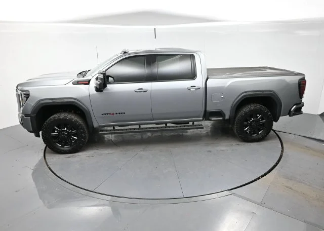 Used 2025 Sterling Metallic GMC AT4 image 34