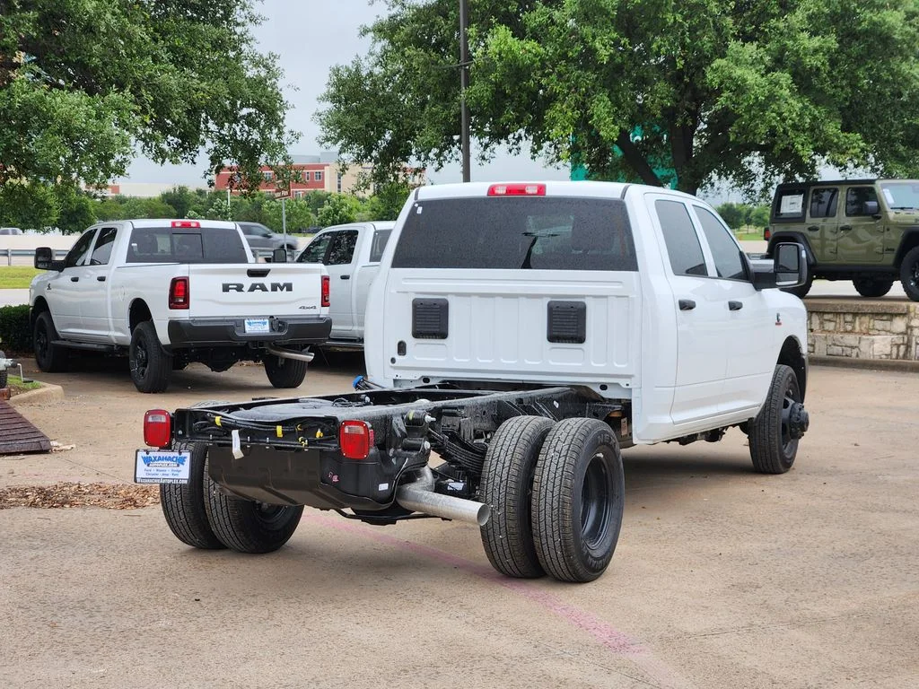 New 2026 Bright White Clearcoat RAM Tradesman image 4
