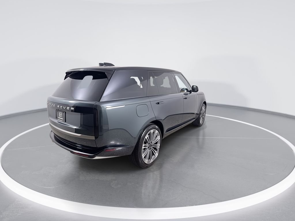 New 2026 Belgravia Green Land Rover SE LWB image 8