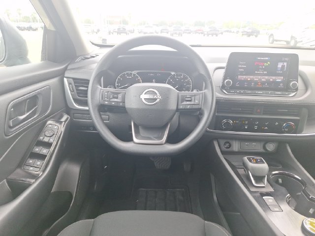 Used 2025 White Nissan S image 14
