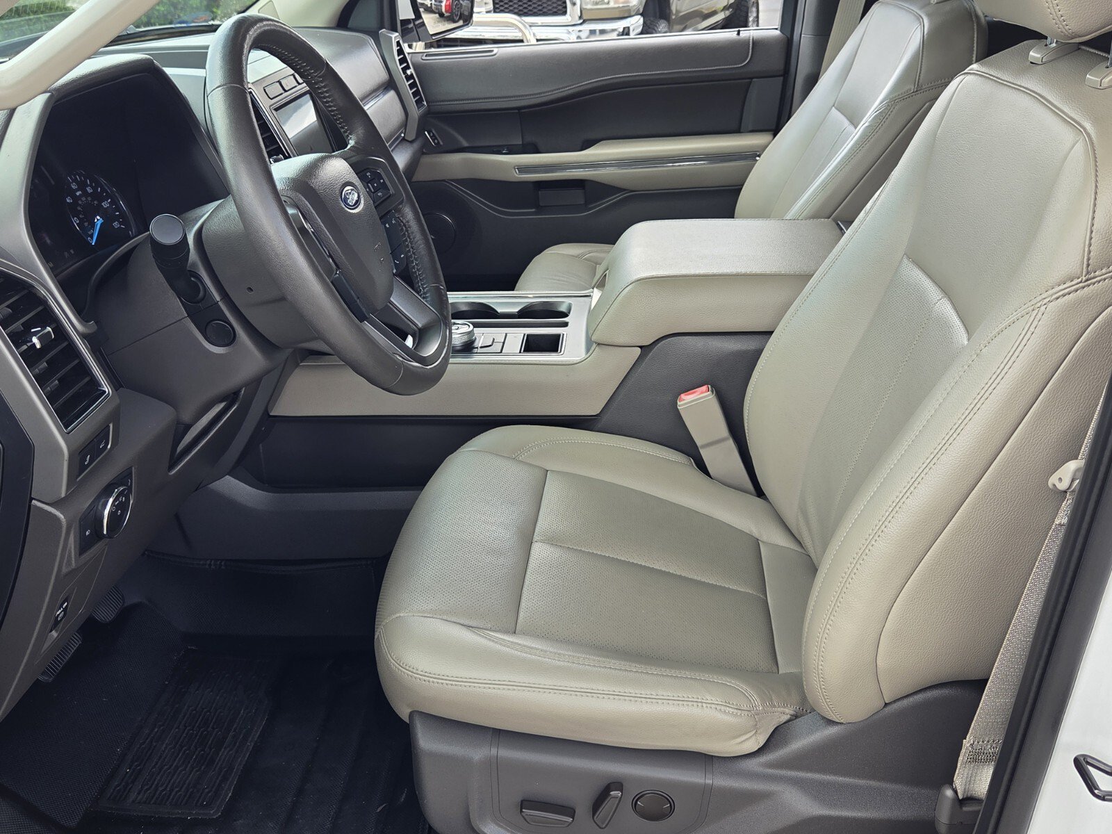 Used 2020 Oxford White Ford XLT image 3