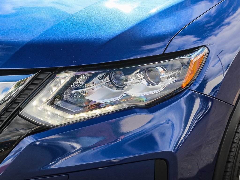 Used 2019 Blue Nissan Hybrid SL image 5