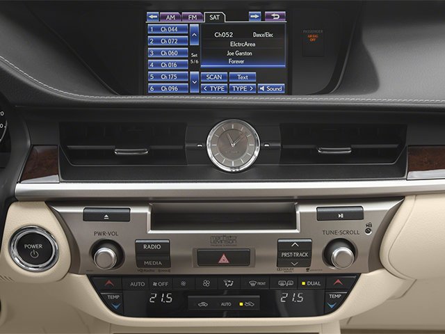 Used 2013 Tan Lexus Hybrid image 9