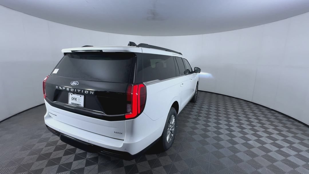 New 2027 Star White Metallic Tri-Coat Ford Platinum image 8