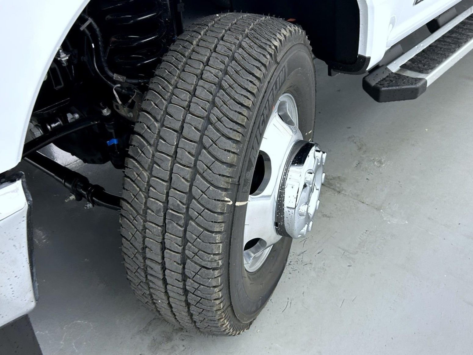 New 2026 Oxford White Ford XLT image 23