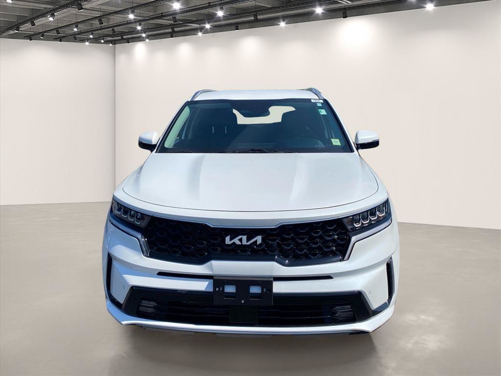 Used 2023 Snow White Pearl Kia EX image 3