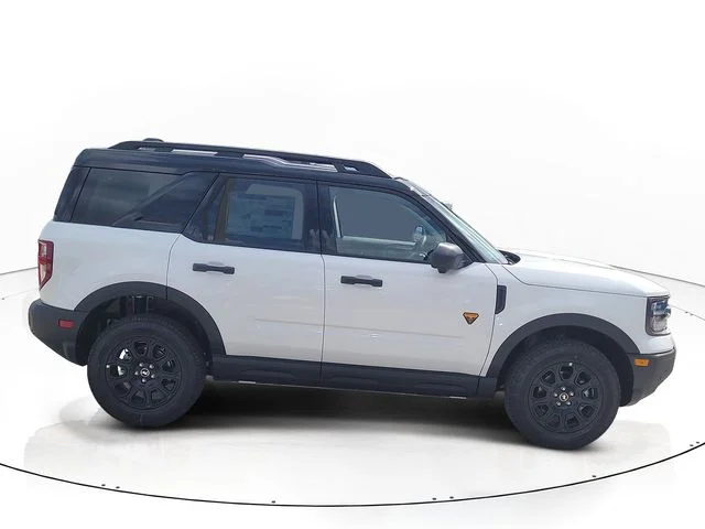 New 2026 Oxford White Ford Badlands image 4