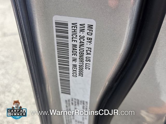 Used 2024  Jeep Latitude image 20