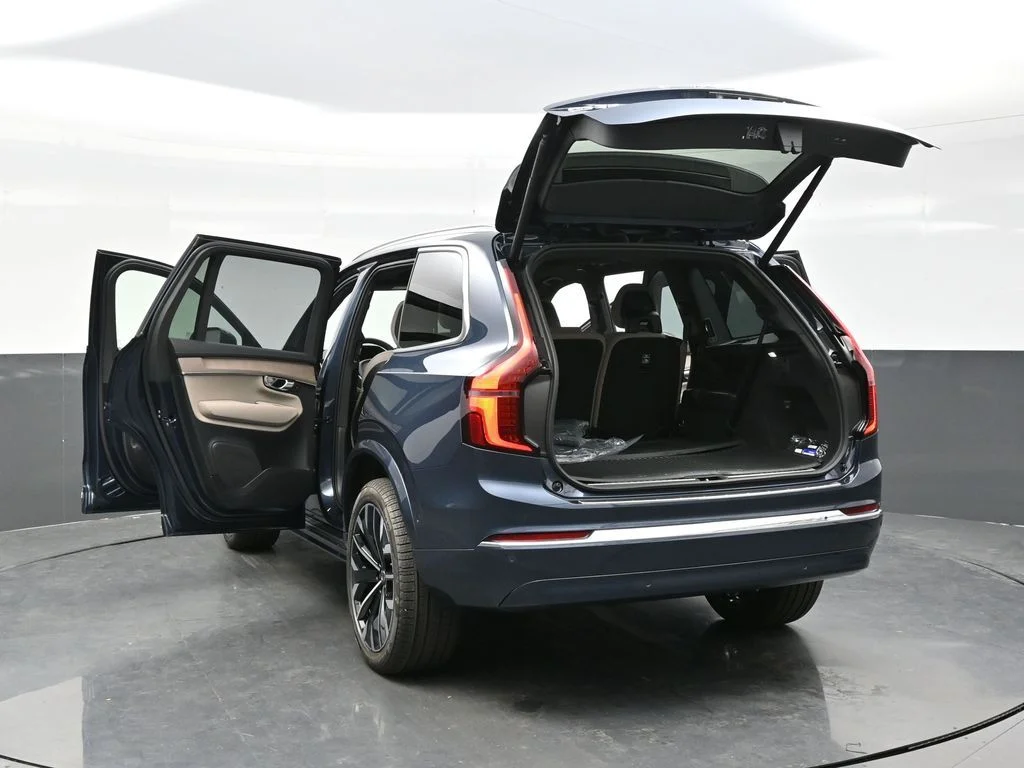 New 2026 Denim Blue Volvo T8 Plus image 28