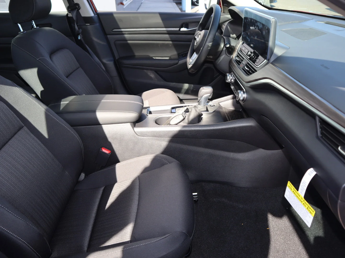 2025 Nissan Altima SV - Photo 24