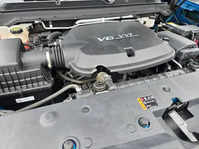 Used 2022 Dynamic Blue Metallic GMC Elevation Standard image 22