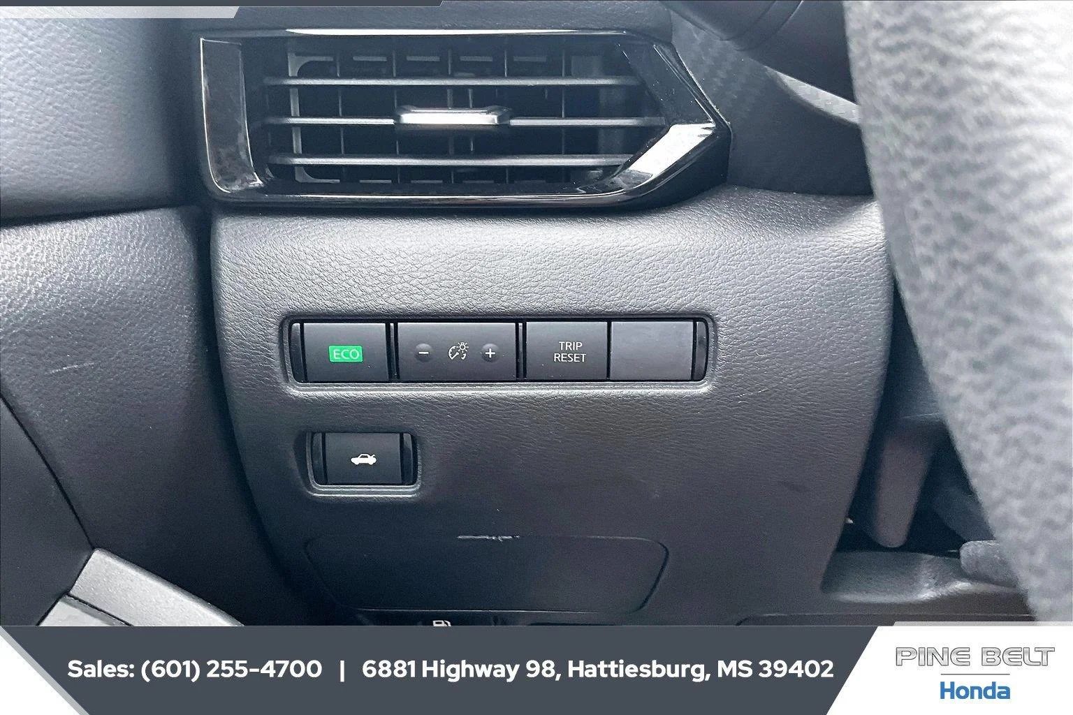 Used 2025 Fresh Powder Nissan SV image 22