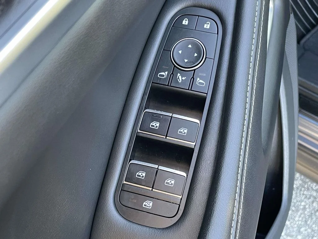 Used 2023 Moonbow Blue INFINITI SENSORY image 6