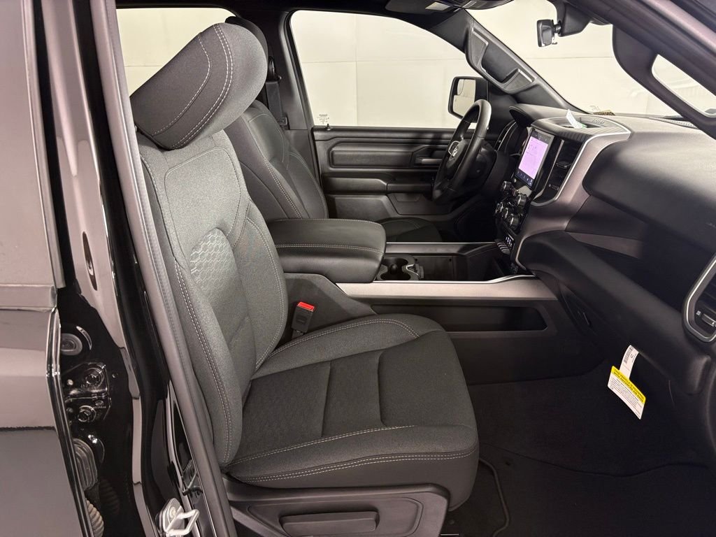 New 2026 Diamond Black Crystal Pearl-Coat Exterior Paint RAM Express image 42