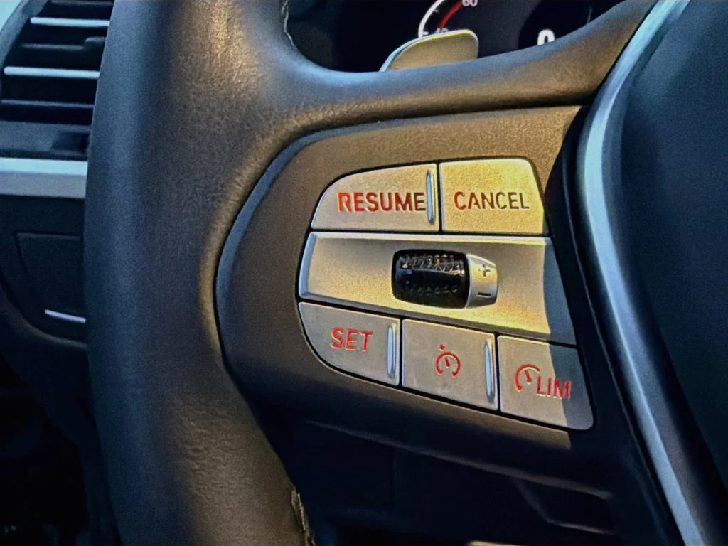 Used 2025 Gray BMW xDrive30i image 37