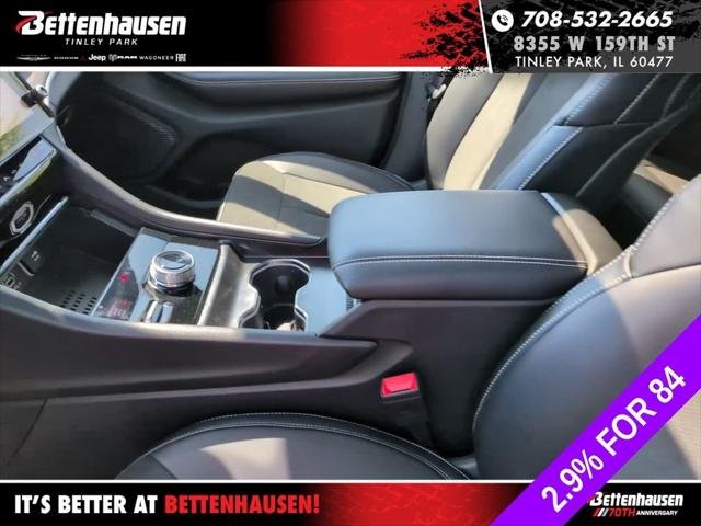 New 2026 Baltic Gray Metallic Clear-Coat Exterior Paint Jeep Laredo image 22