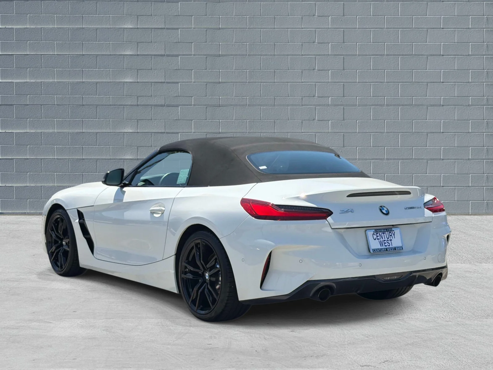 Used 2021 Alpine White BMW sDrive30i Roadster image 4