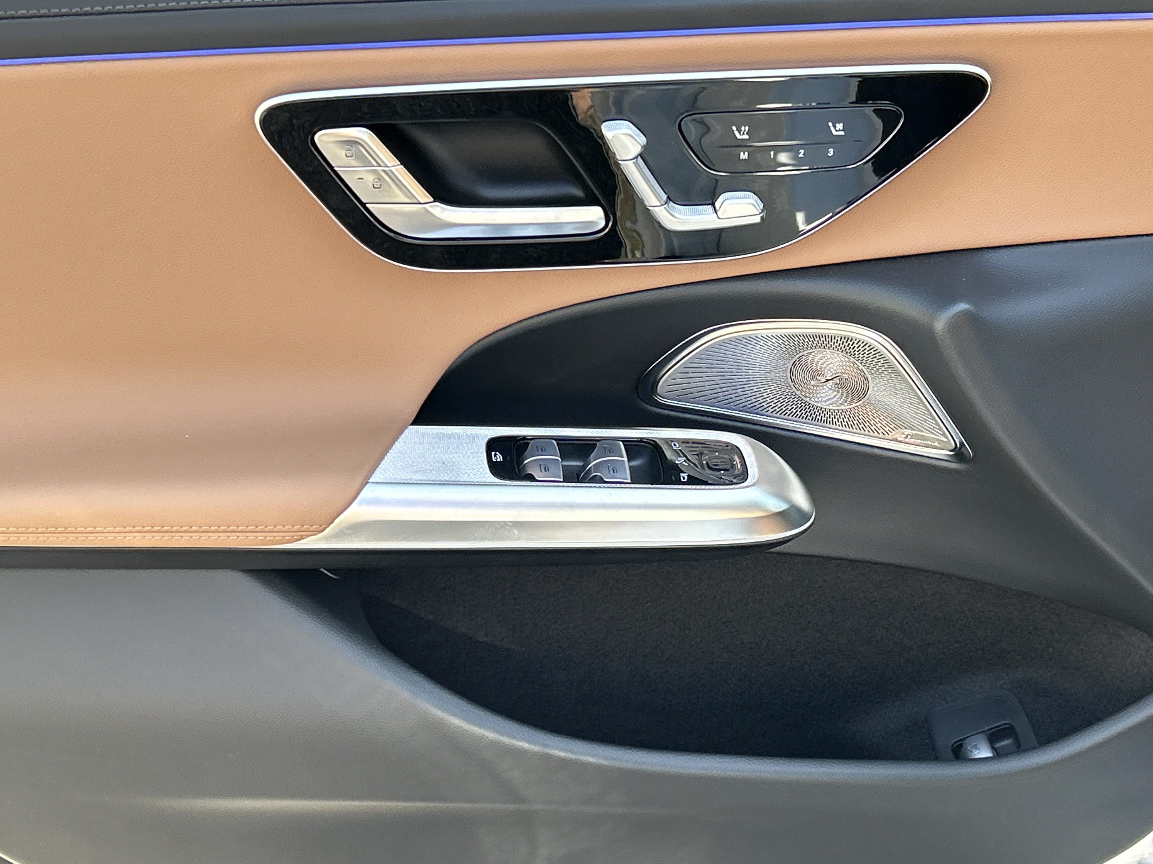 New 2026 MANUFAKTUR Moonlight White Metallic Mercedes-Benz E 450 4MATIC® Sedan image 18