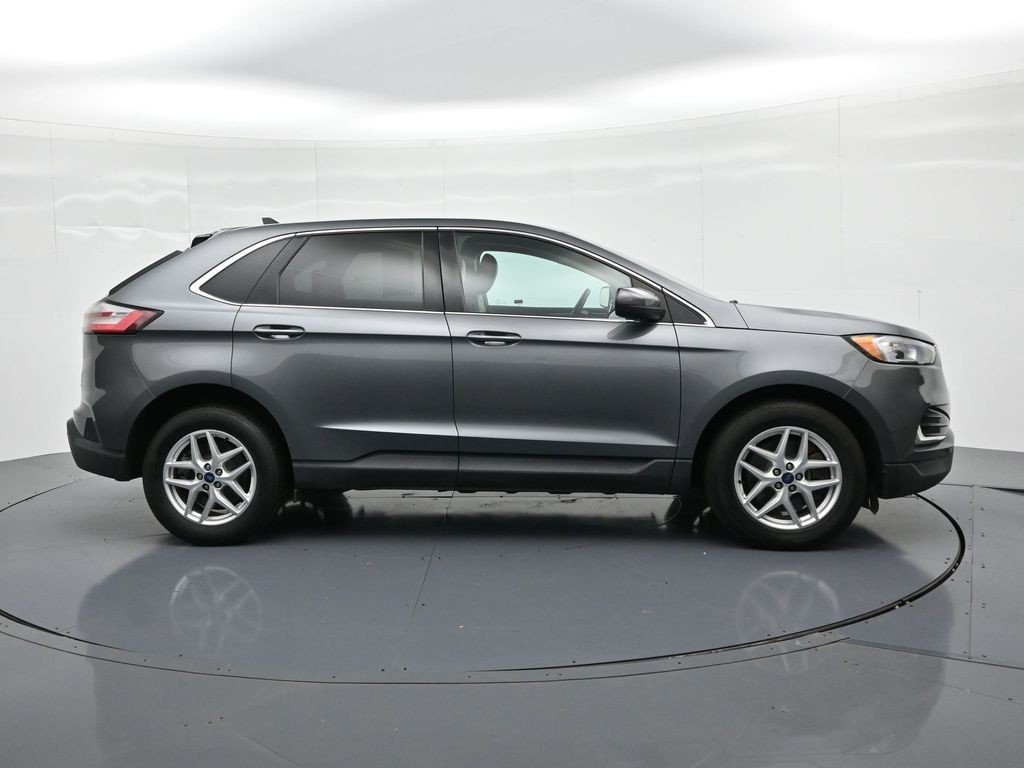 Used 2022 Gray Metallic Ford SEL image 5